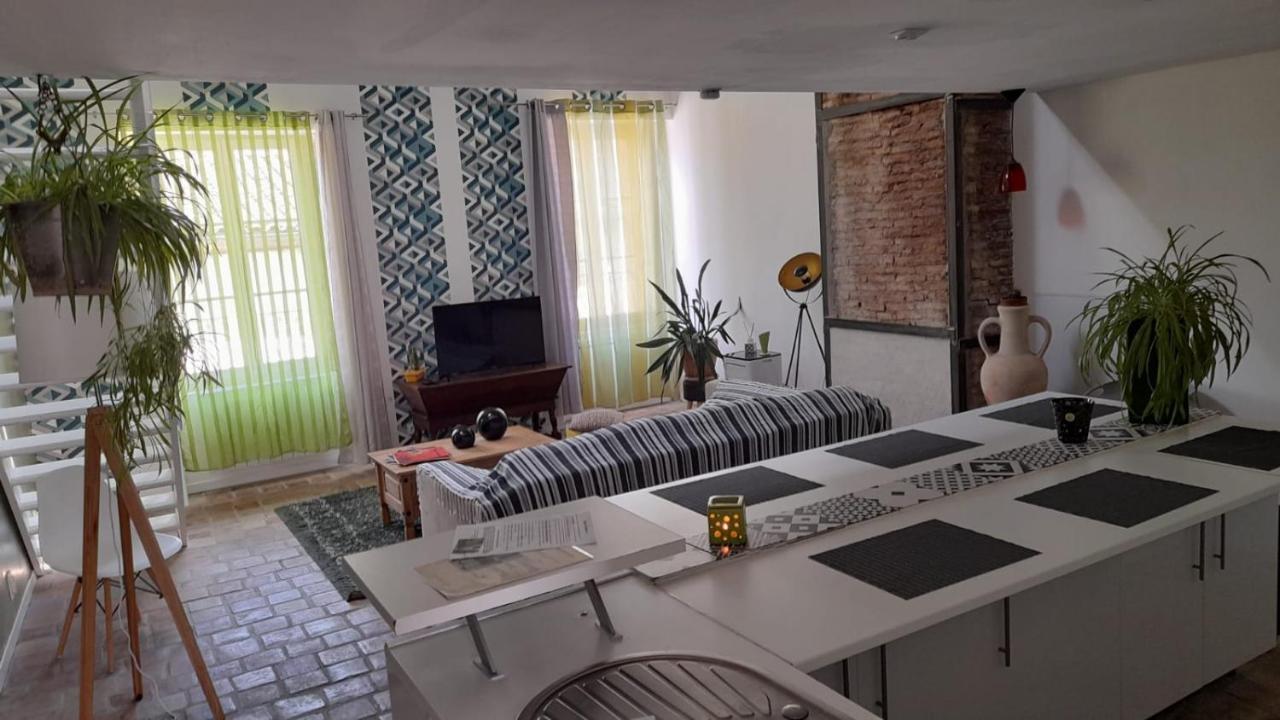 Tournus Castrum Romain- Loft 90M2 - 3 Etoiles - Petit Box Velo - 5Mn Autoroute מראה חיצוני תמונה