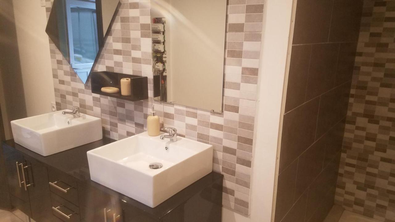 Tournus Castrum Romain- Loft 90M2 - 3 Etoiles - Petit Box Velo - 5Mn Autoroute מראה חיצוני תמונה